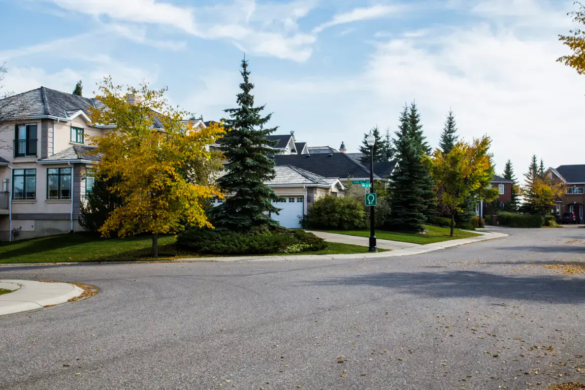 Signal Hill property and community context